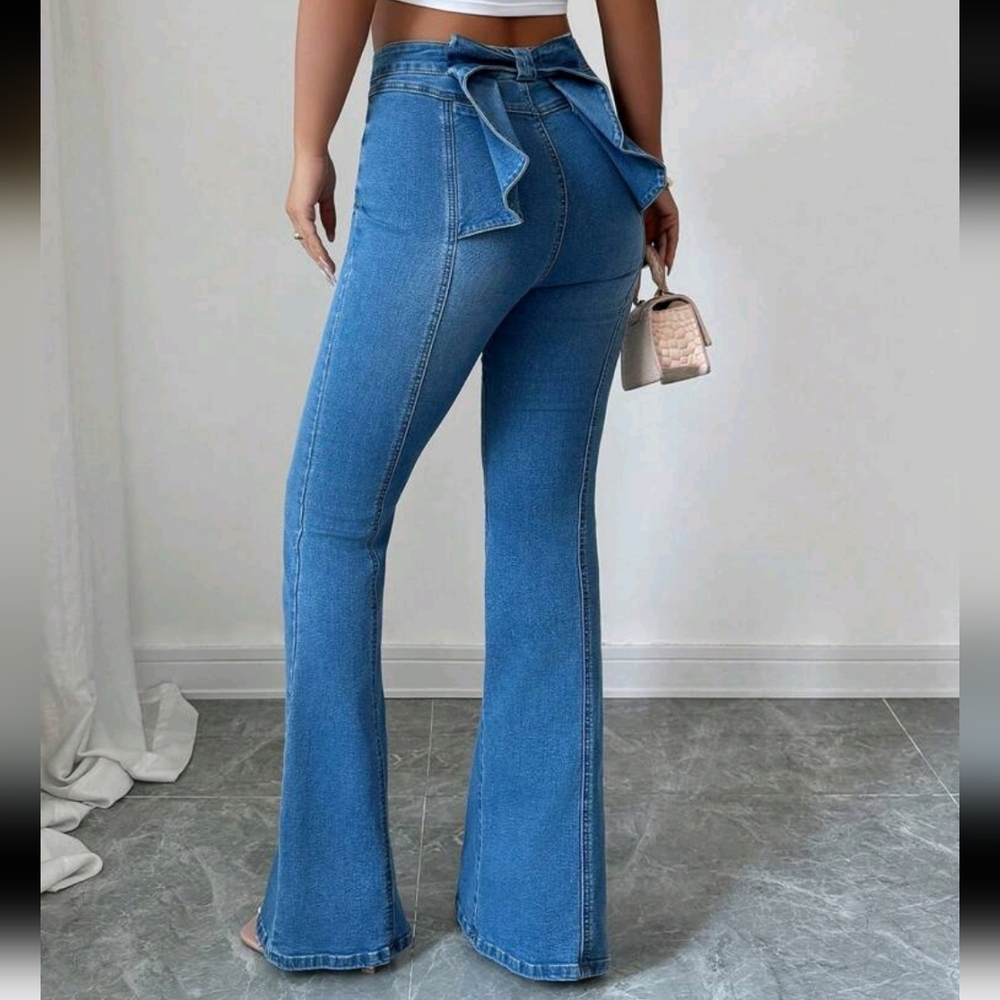 Women's Bow Decor Back Pocket Flared Casual Jeans